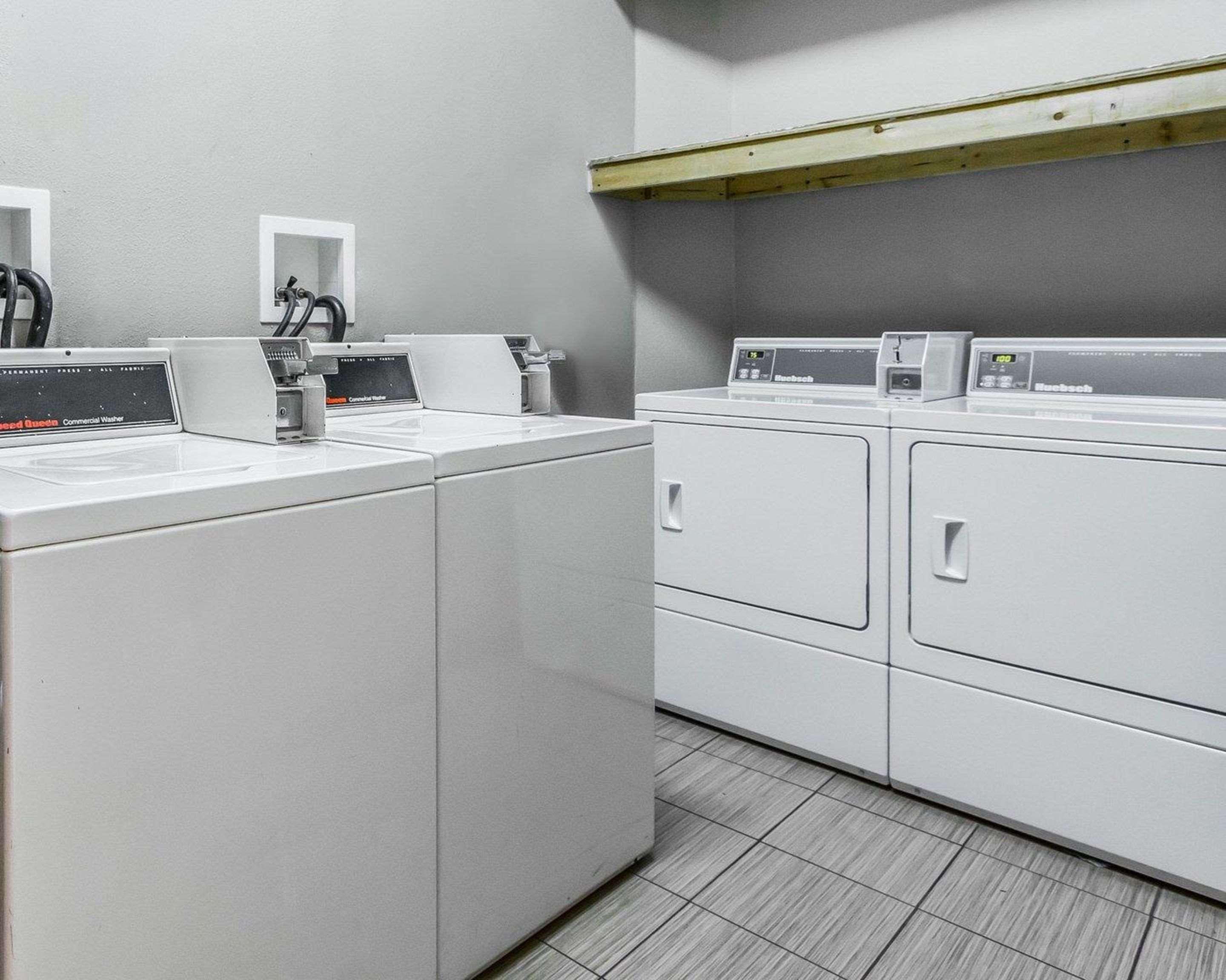 Econo Lodge Inn & Suites Enterprise Luaran gambar