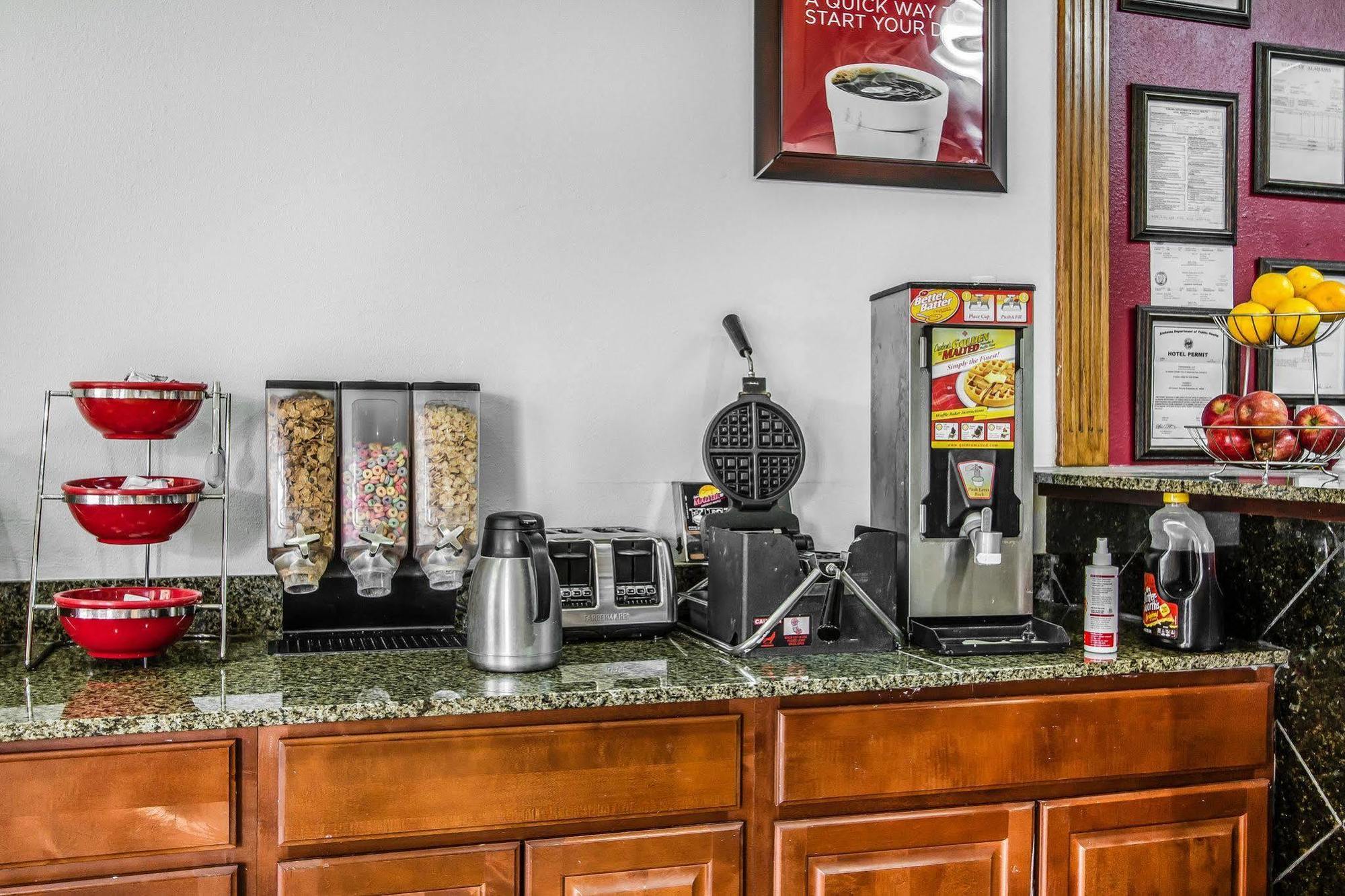 Econo Lodge Inn & Suites Enterprise Luaran gambar